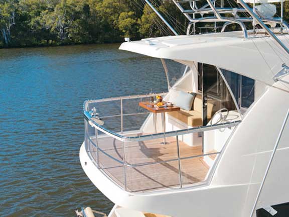 Riviera 75 Enclosed Flybridge review